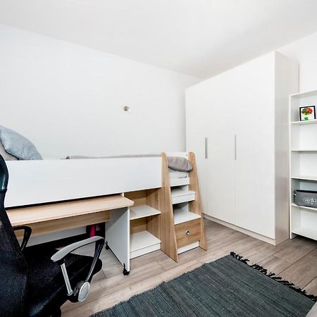 Lea'S Apartment Ровинь Экстерьер фото