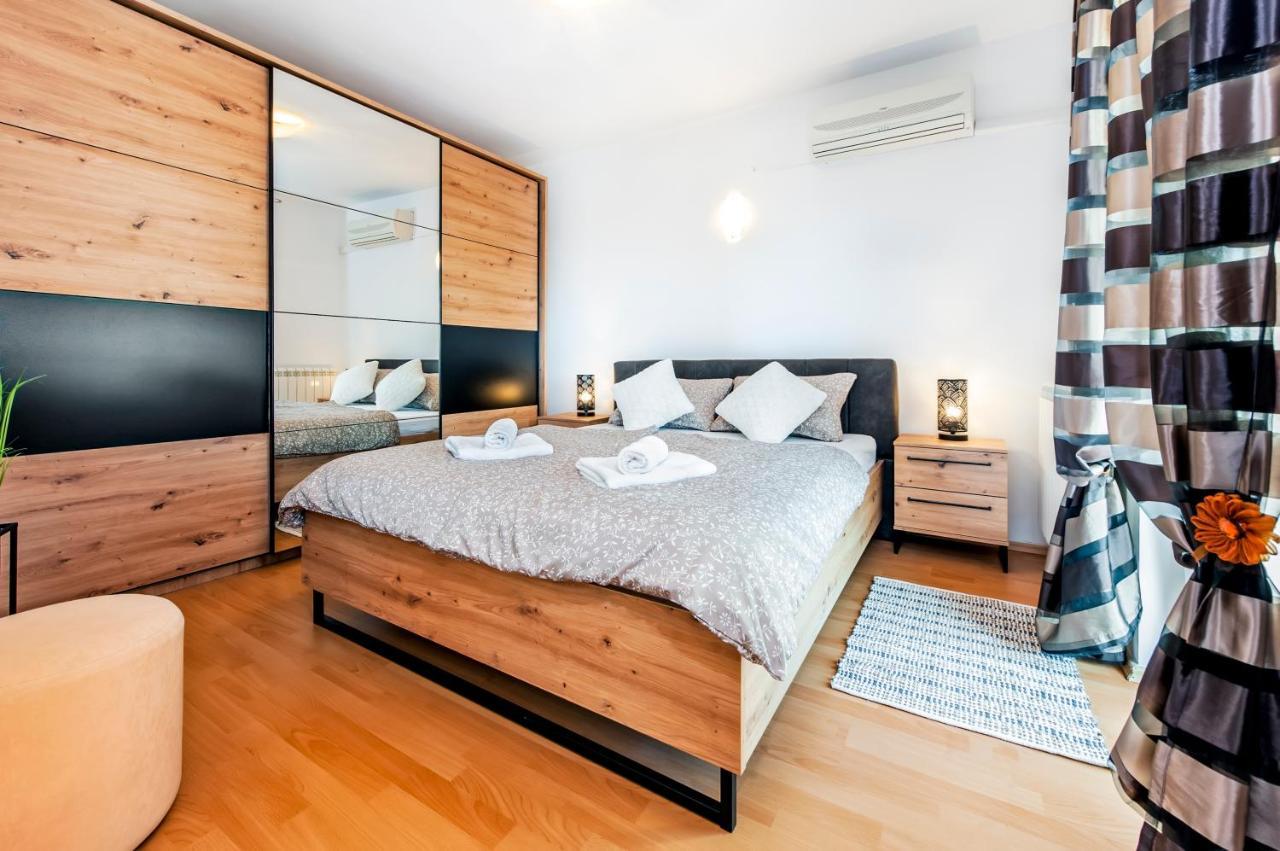 Lea'S Apartment Ровинь Экстерьер фото